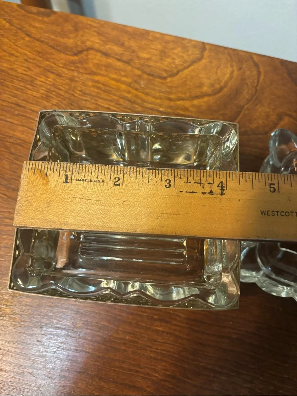 VINTAGE HOLLYWOOD REGENCY GLASS & GOLD FILIGREE FOOTED JEWELRY/TRINKET BOX